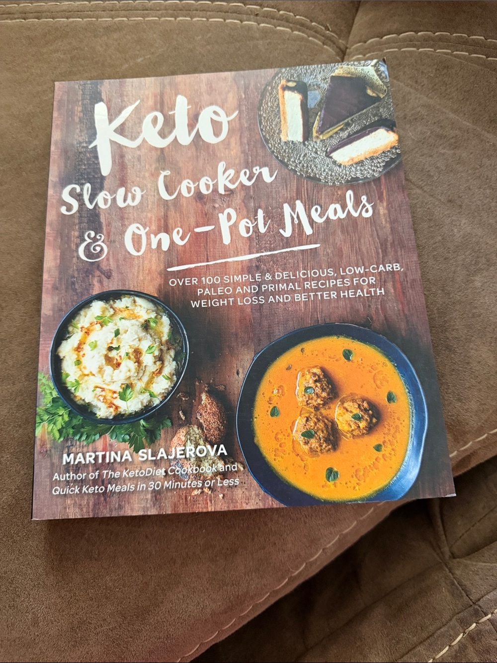 🥑 Keto Slow Cooker & One-Pot Meals by Martina Slajerova